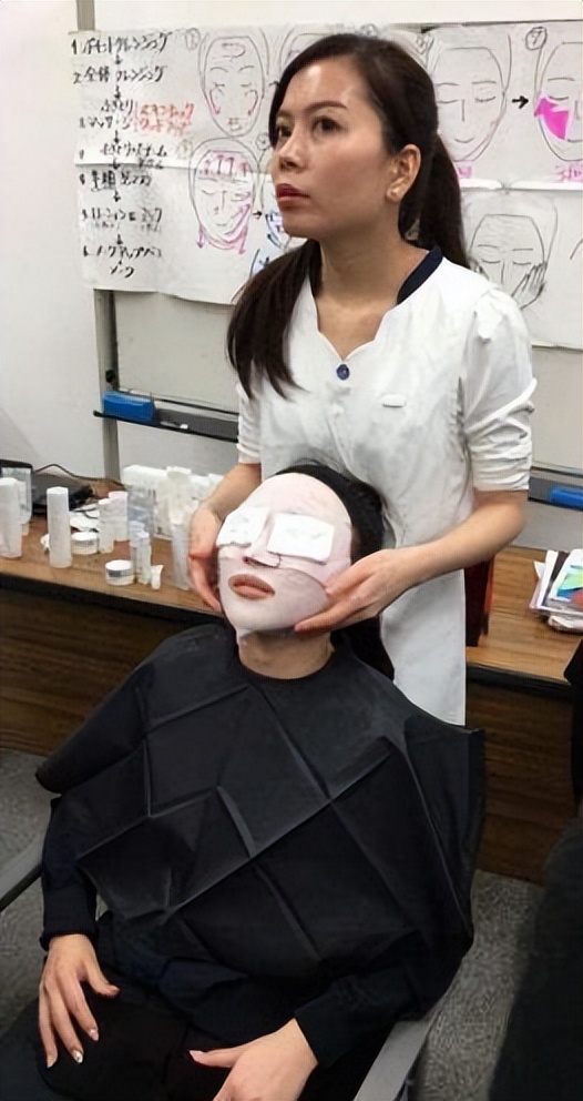 我，恋爱脑，32岁带10岁娃嫁日本老公，他帮我还百万负债，很贴心