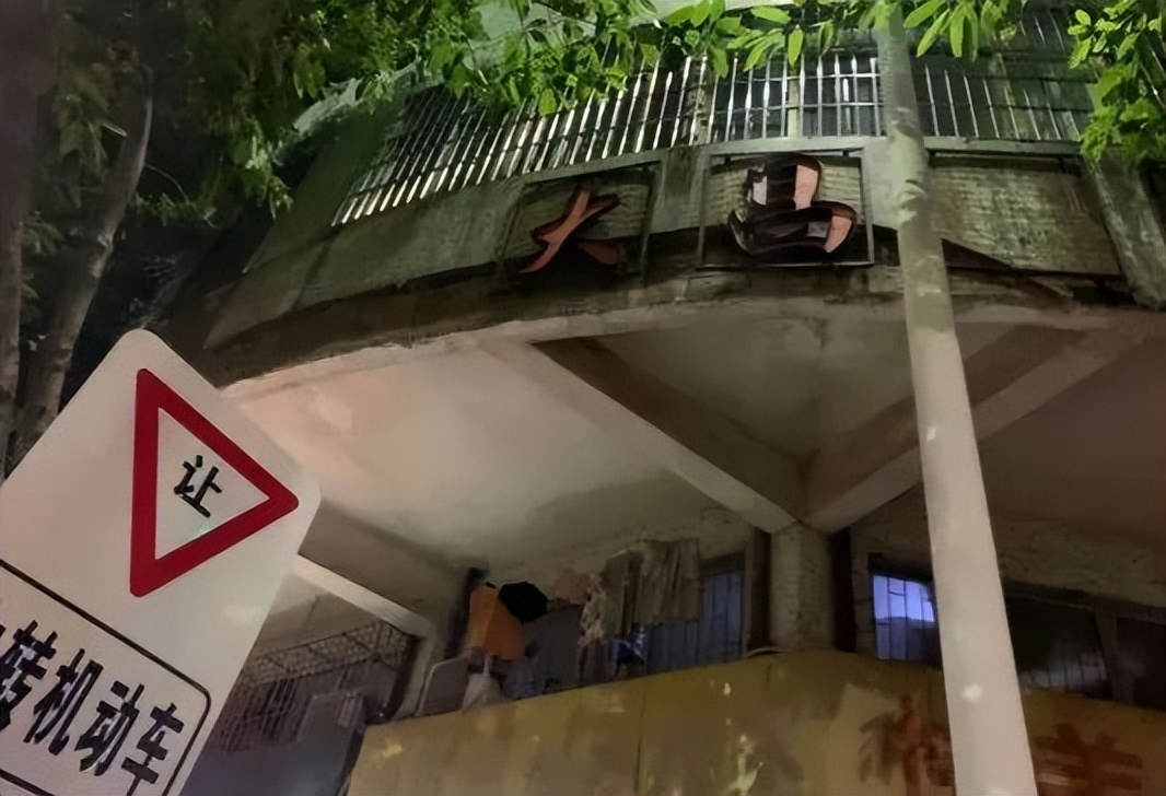 民法典关于建筑物外墙脱落,民法典墙体脱落砸到人谁来负责