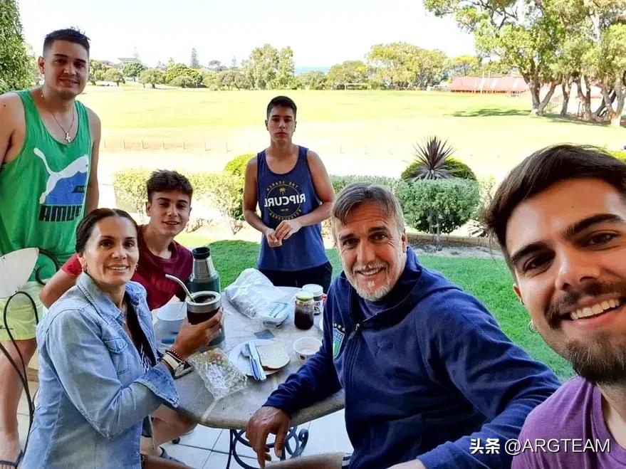 巴蒂斯图塔去卡塔尔,巴蒂斯图塔重回佛罗伦萨看比赛