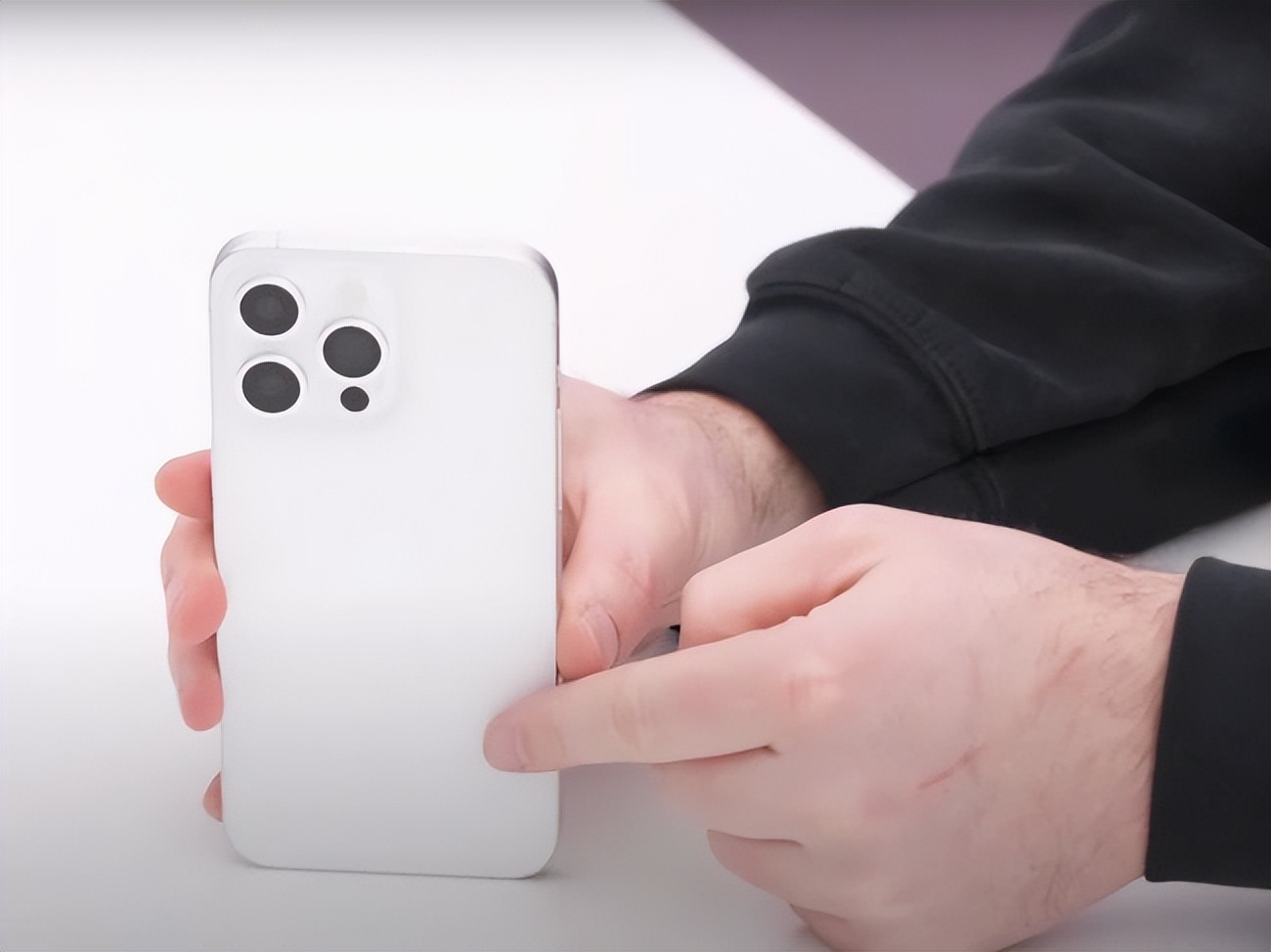 苹果15promax魅族,iphone15pro2023年还值得用吗