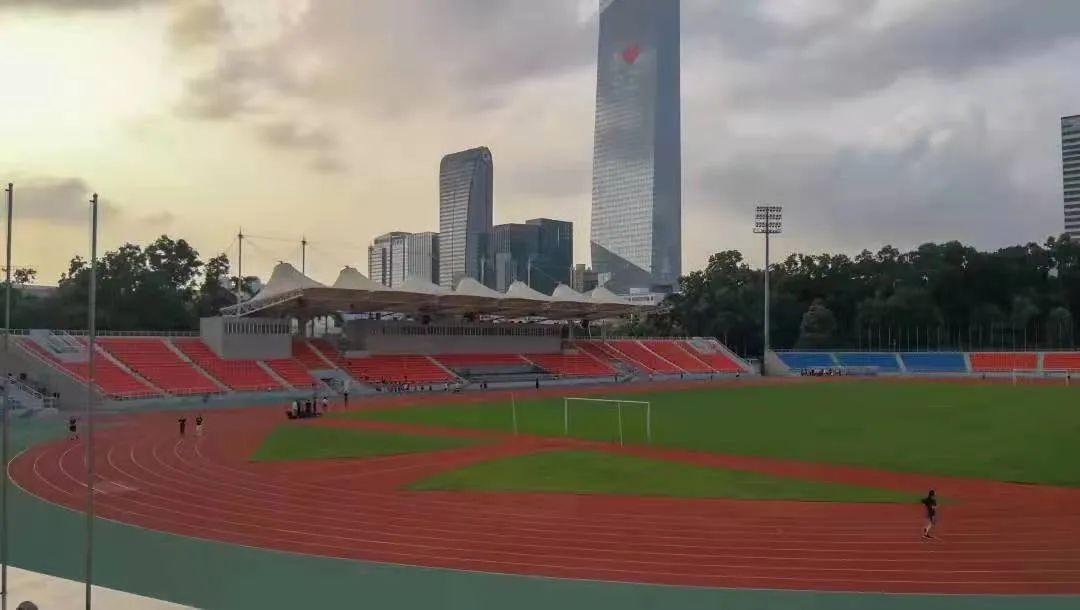 高校足球氛围解密|深圳大学