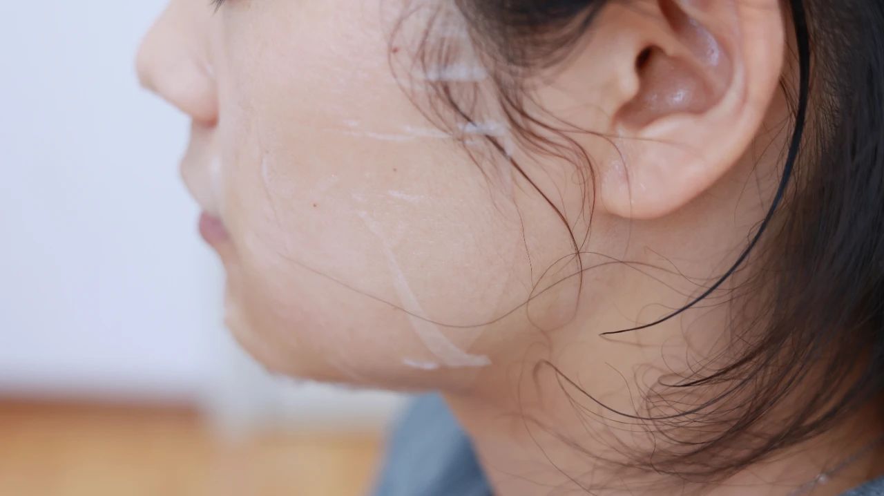 补水面膜如何可以每天做不伤皮肤,补水和保湿面膜的正确使用步骤