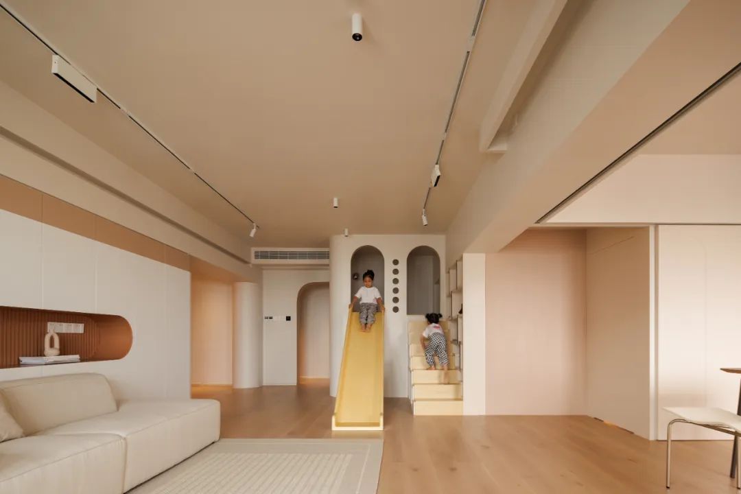 厦门夫妻的143㎡家火了，在客厅建了个游乐园，网友：孩子真幸福