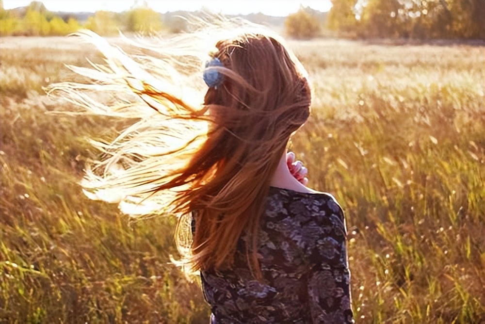 想要忘记一个人需要一辈子,想放下一个深爱的人无需断联