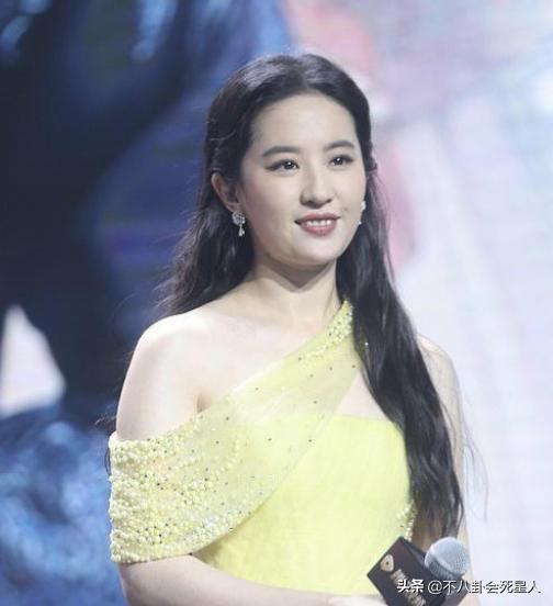 发腮堪比毁容的女星,发腮成大方脸