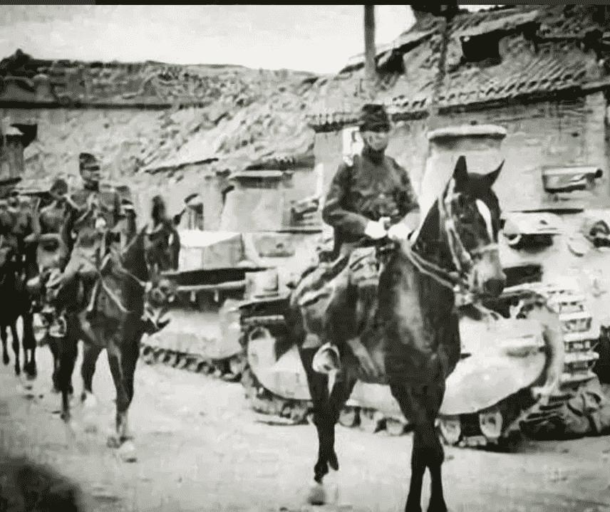 日军当着国军的面杀俘虏,日军侵华兽行