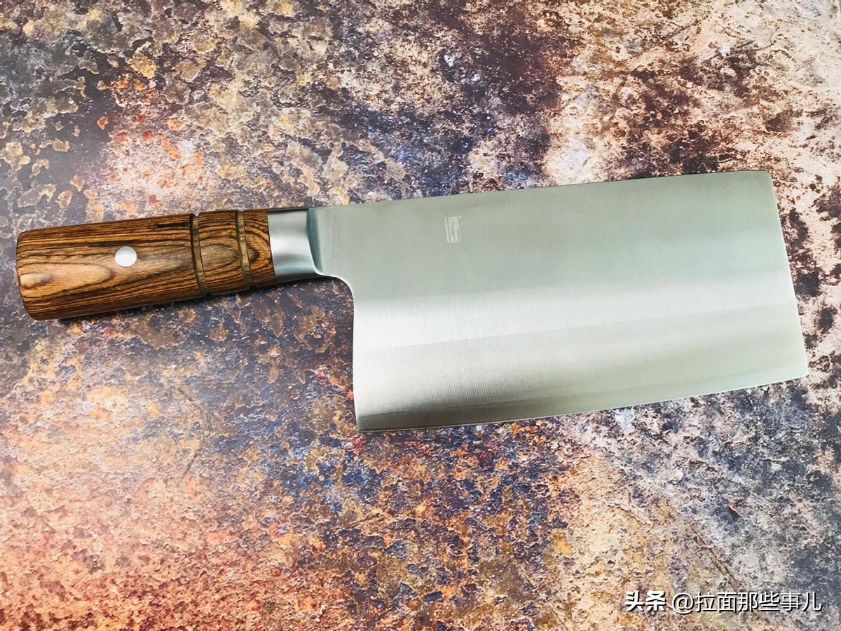 家用菜刀如何挑选好刀呢,选购家用菜刀的正确方法