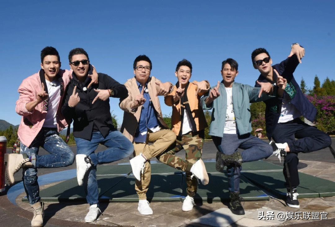 撩汉、乱认爸、男男接吻，这6位明星是没分寸感，还是“耍流氓”