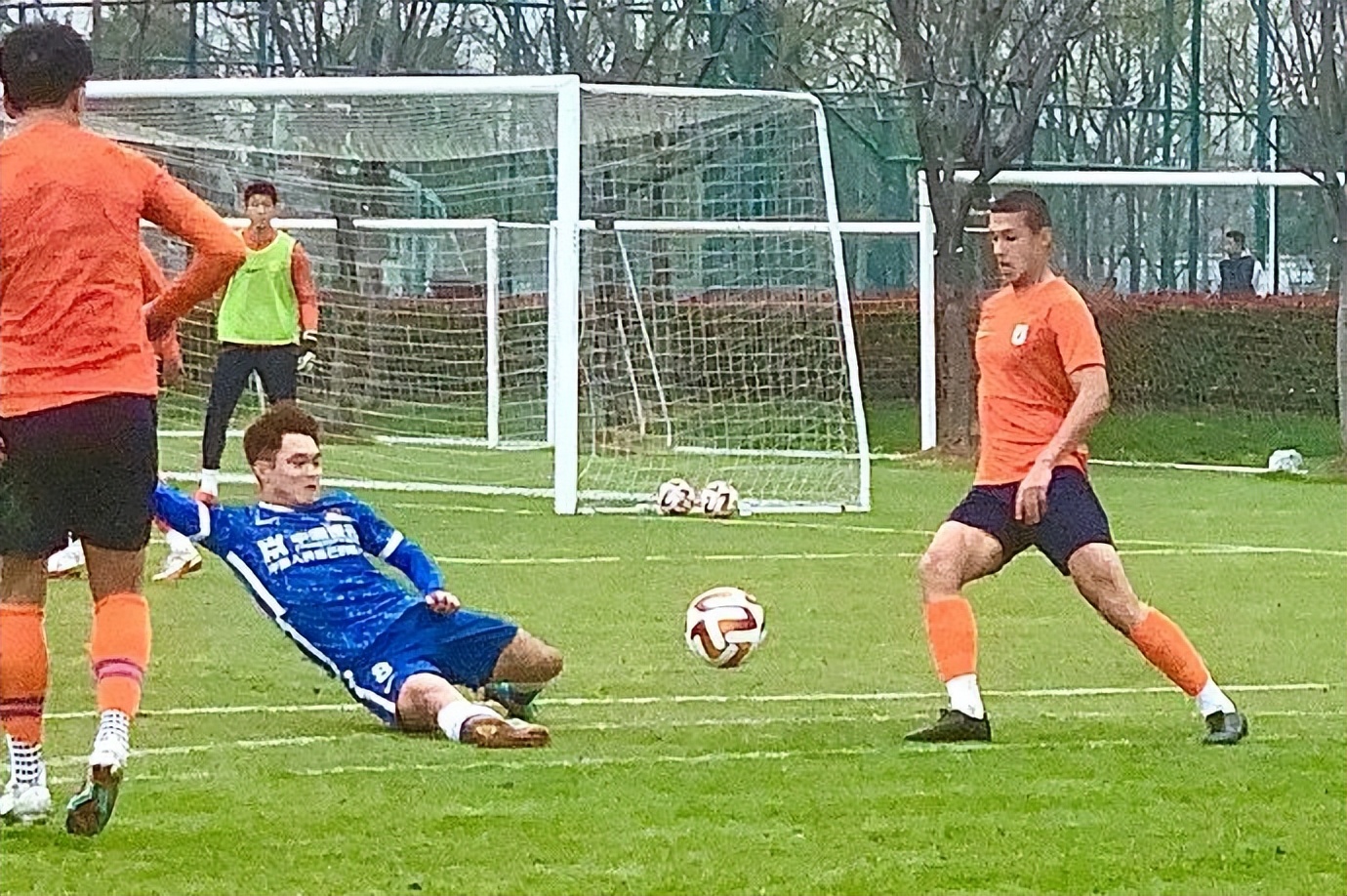 泰山队热身战平河南，多名年轻人出场，三级联赛准入名单仍未公布