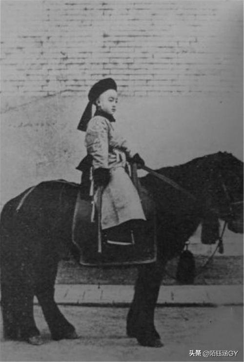 末代皇帝溥仪的一生完整版,爱新觉罗溥仪皇帝悲惨的一生