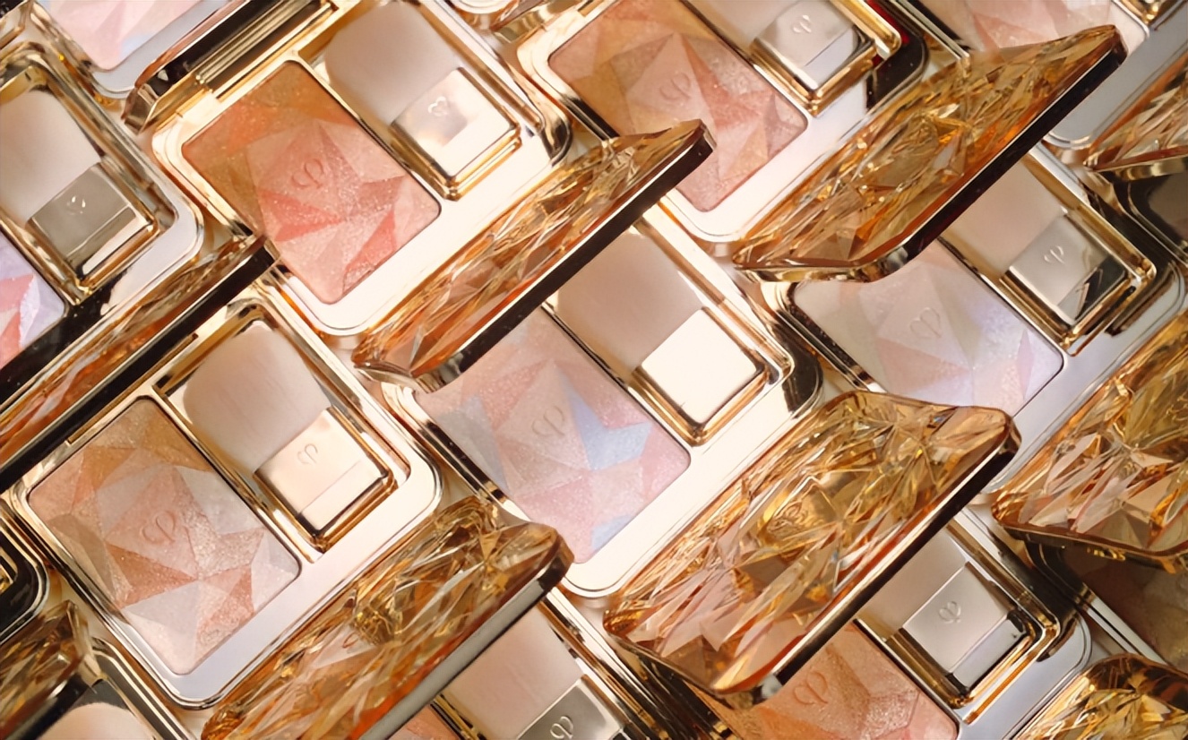 cpb肌肤之钥致润耀粉霜020色号,cpb光采柔肤粉