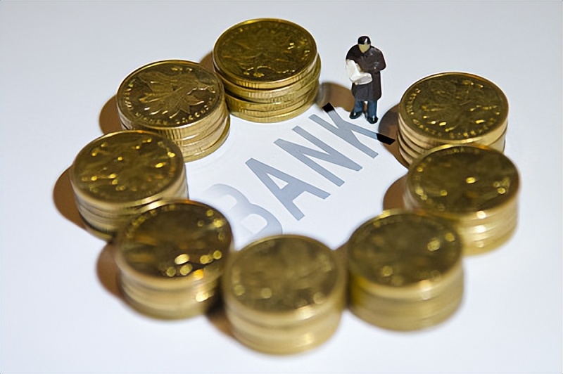 央行最常使用的货币政策是,央行对基础货币的控制和影响