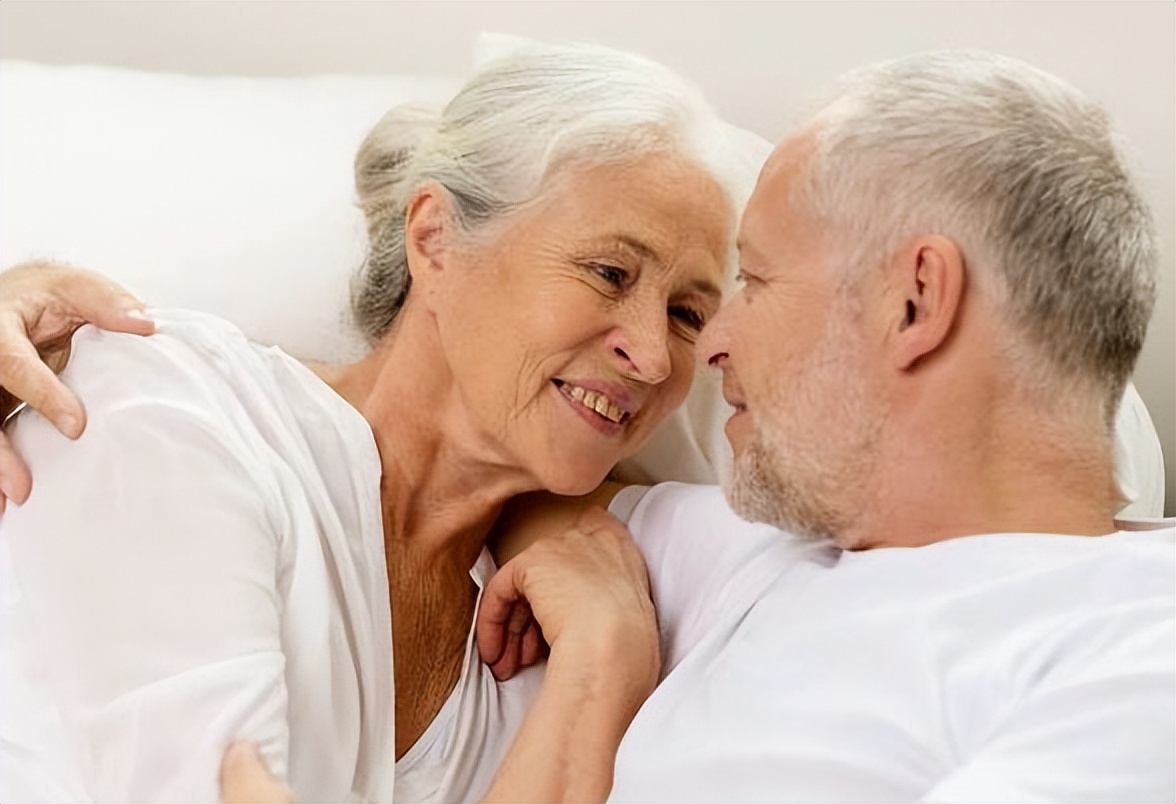 老年人夫妻生活，可以到多大岁数？一周几次为好？正确说法来了