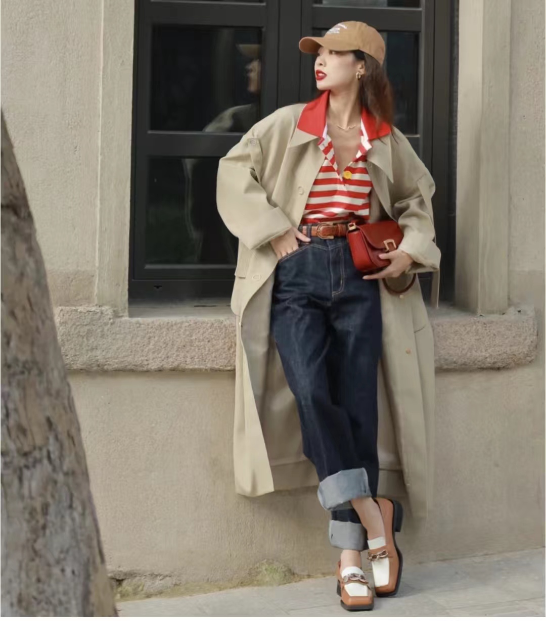 法式蝴蝶结上衣红色,红色搭配深杏色好看吗