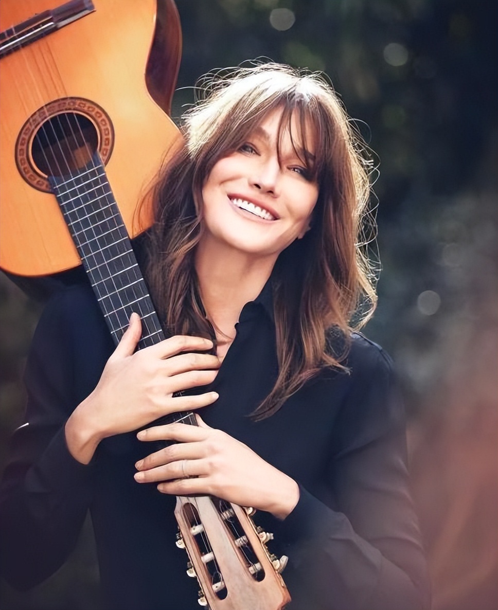 出轨男友儿子，情伤特朗普，她却转嫁法国总统，这个小三很劲爆