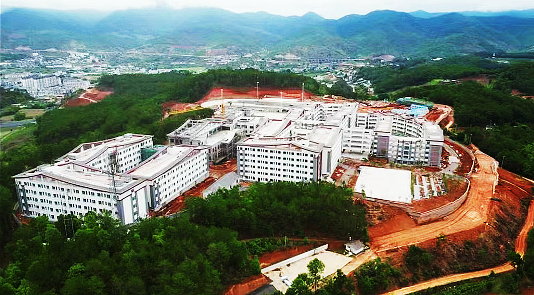 景东无量中学初中部开始建设了吗,云南省景东无量中学公立