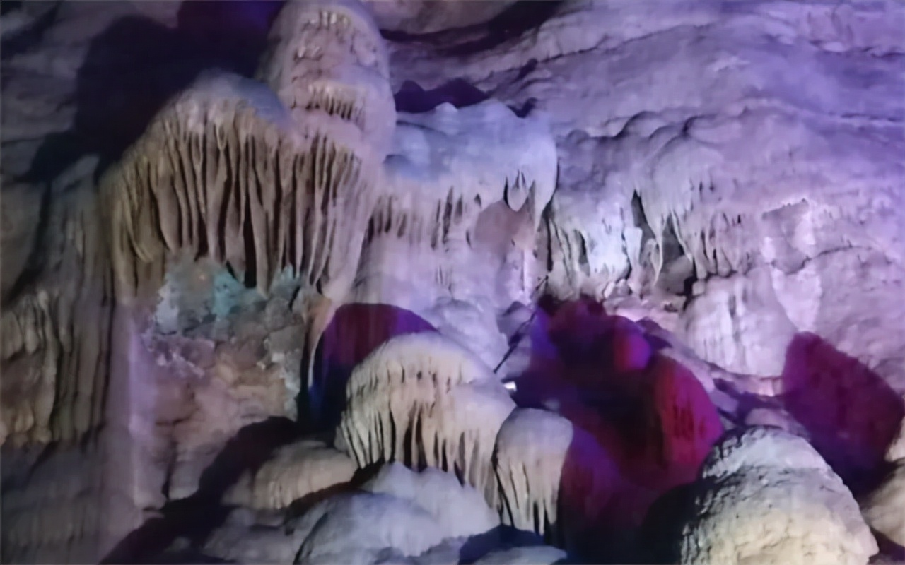 1964年，河南农民发现自家有一个“雪花洞”