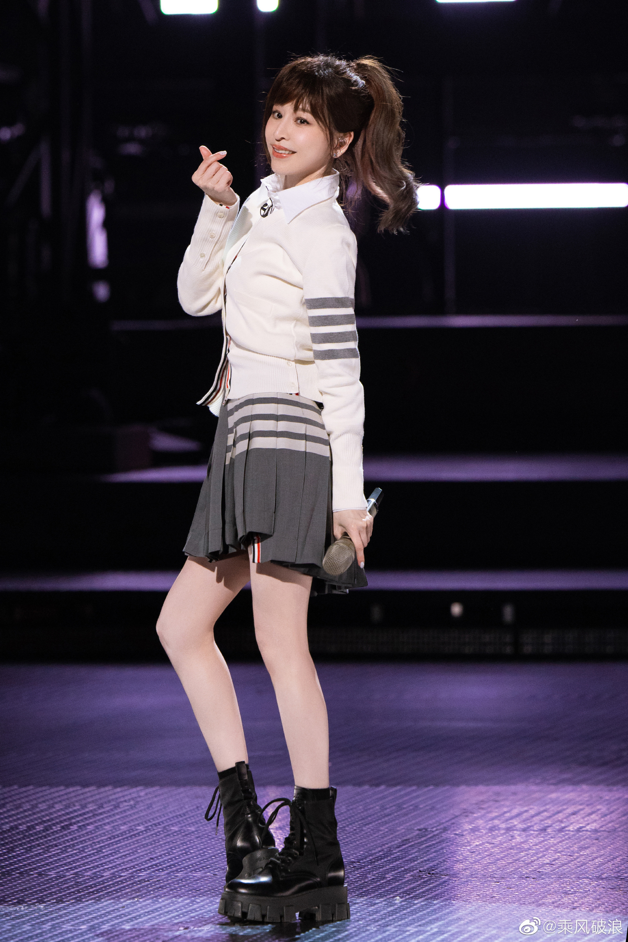 戴安娜、凯特、泫雅、坎爷都在穿！只要7000块，就能收获同款洋气