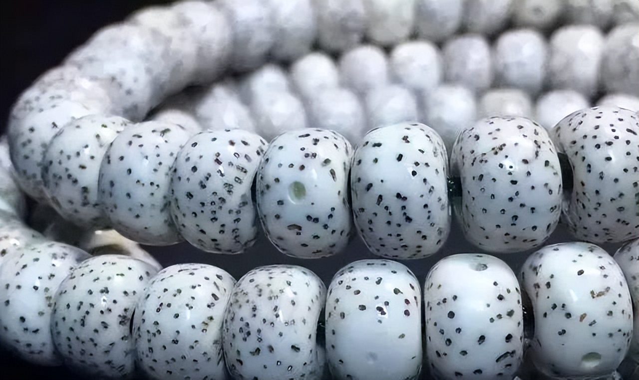 星月菩提奶油黄是什么,鸡油黄星月菩提盘出来的效果图