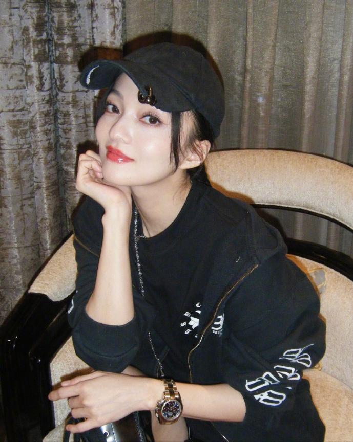 辱骂粉丝、无效宣发、卷款跑路，“家庭作坊”坑惨了这4位明星