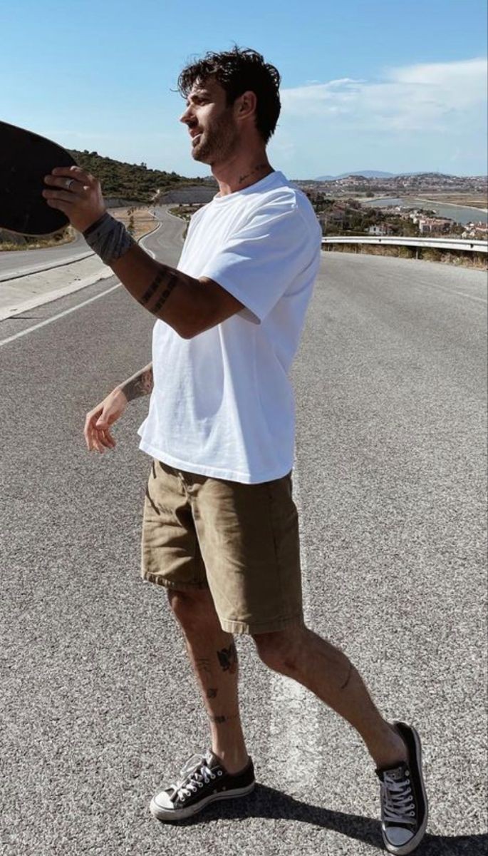 短袖大白t怎么穿搭配好看,短袖白t内搭怎么穿好看