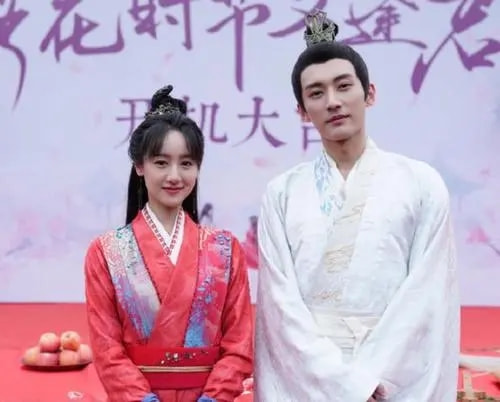 她被誉为神颜小花被李冰冰力捧,她曾被誉为娱乐圈校花