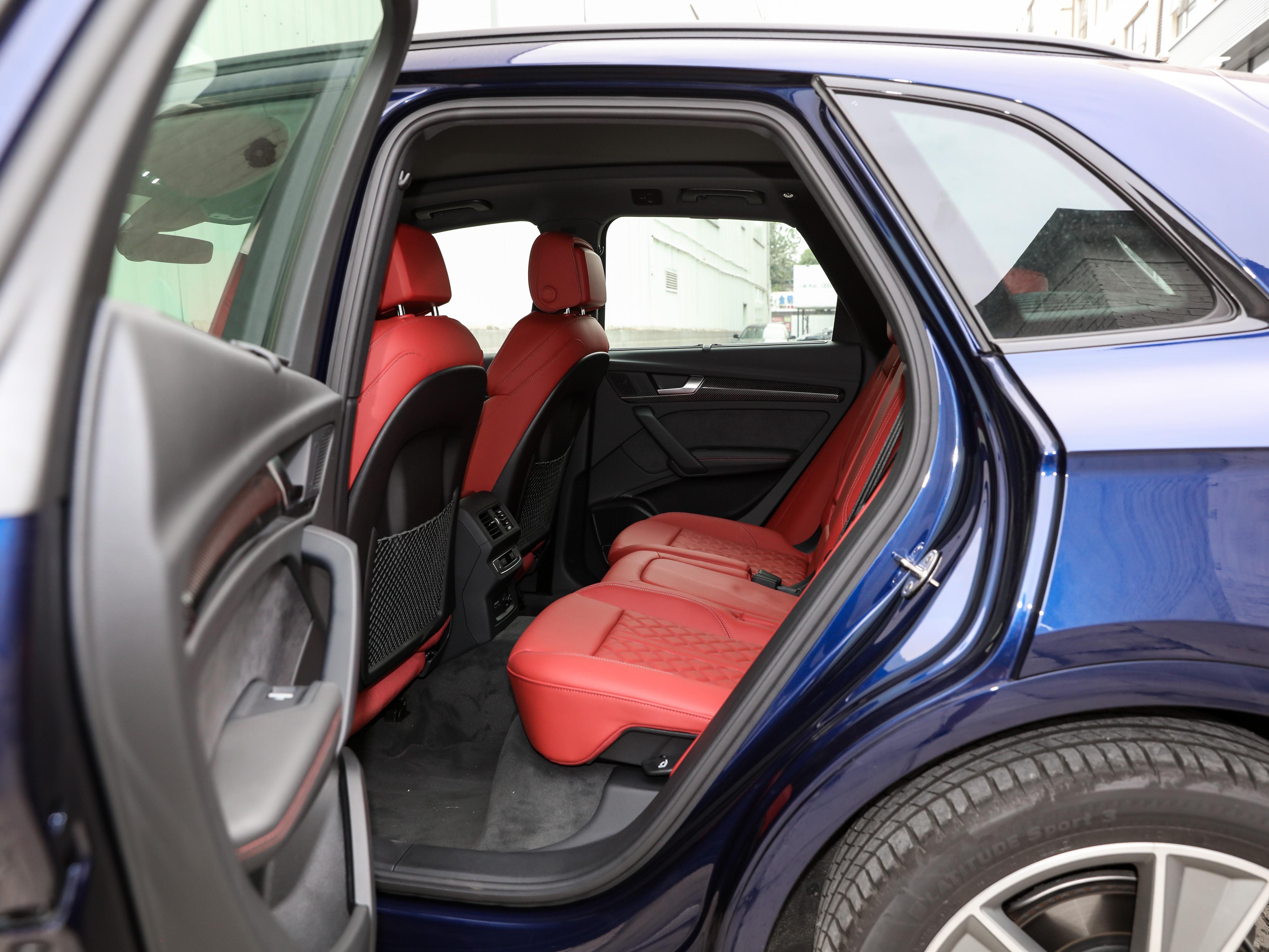 奥迪q5进口3.0t四驱顶配2011,奥迪q5lsportback和sq5sportback