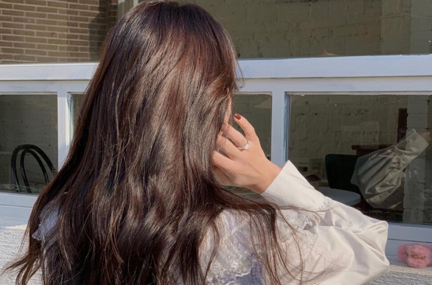 我退休金2000，儿子用我的工资卡给儿媳买了个35000的包，太气人