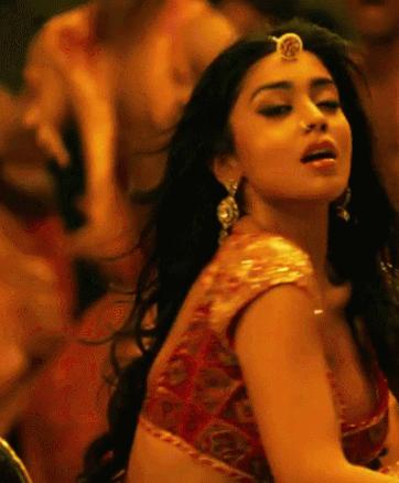 长期穿着内衣睡觉会有什么危害,穿不合身内衣会不会影响奶量