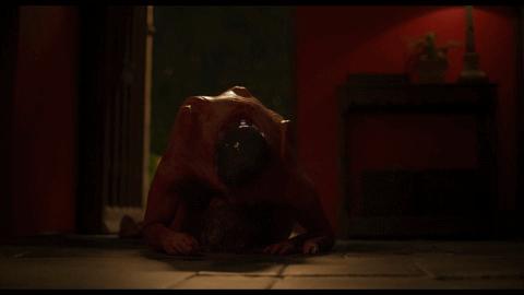 全裸、跟踪、男人生子，大尺度恐怖片《男人》变态到让人无法直视