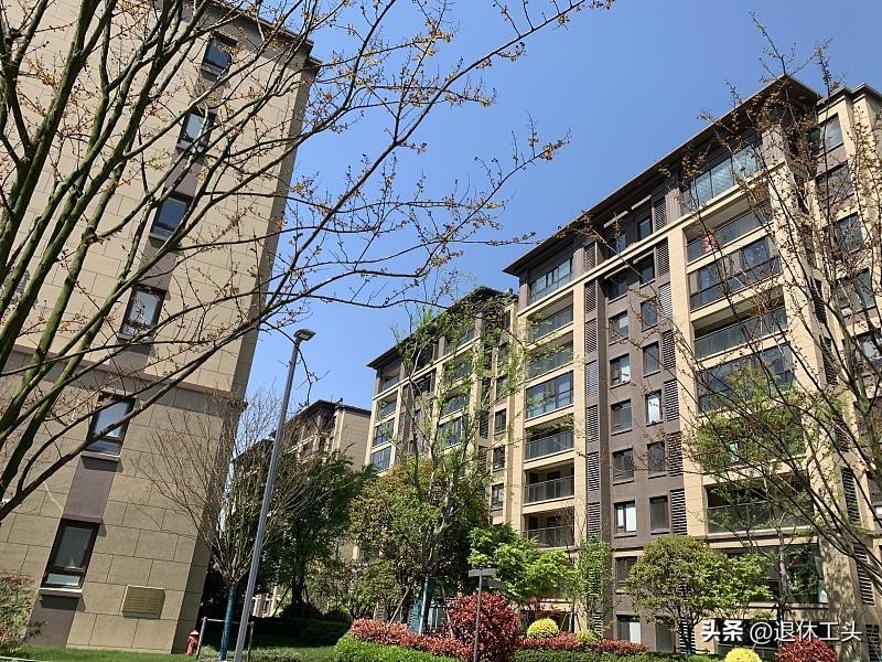 房子为什么不建议买顶楼,买了顶楼步梯房后的入住感受