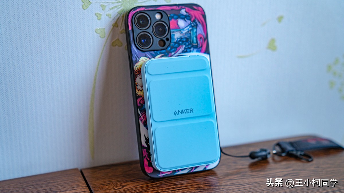 anker磁吸充电宝使用教程,anker磁吸充电宝一代与二代区别
