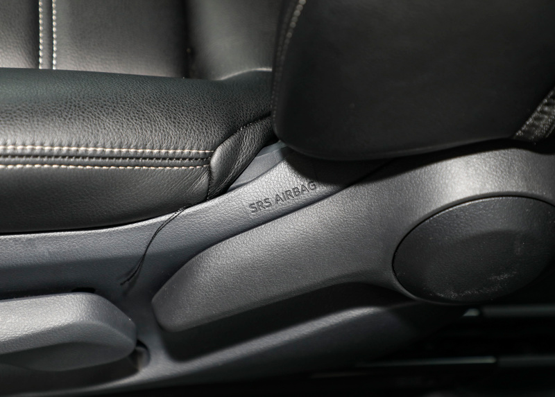 汉兰达2023款2.5l双擎感应后备箱,广丰汉兰达七座报价