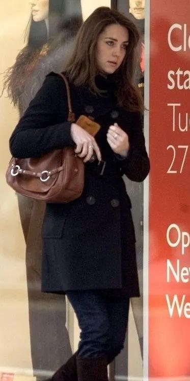 安吉丽娜朱莉大衣,安吉丽娜朱莉的冬季大衣街拍