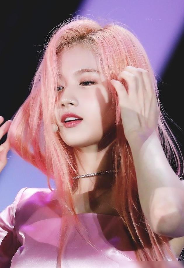 sana在twice排第几,sana在twice里的地位