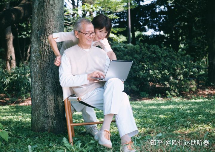 助听器掉地上一下，突然会乱叫是怎么回事？