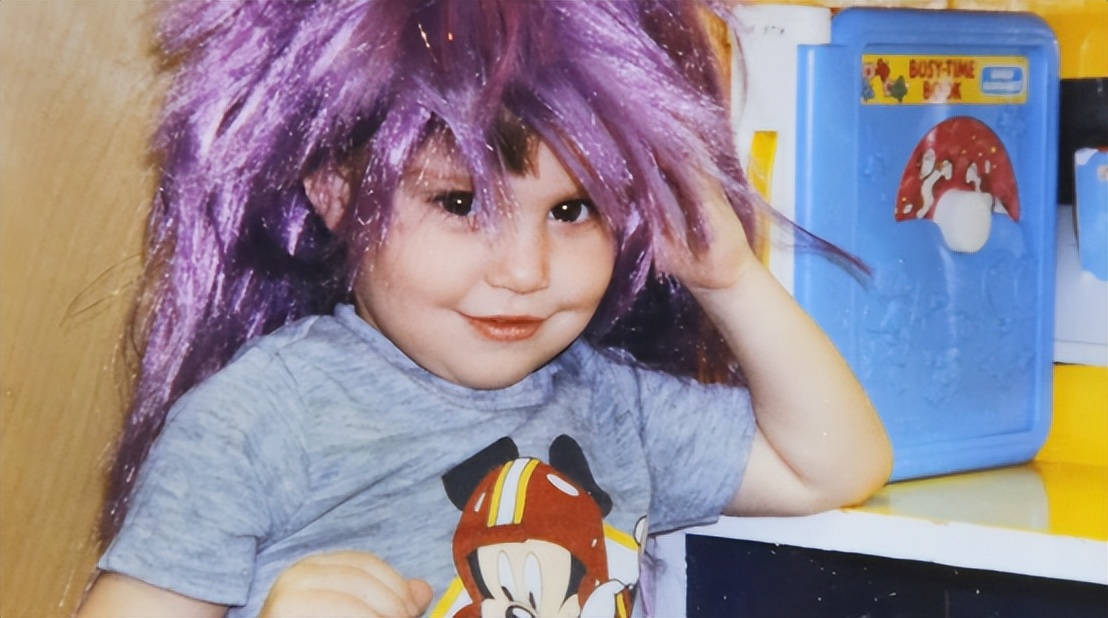 轰动全美！6岁女孩被后爸绑走性侵，被逼结婚沦为脱衣舞娘惨死