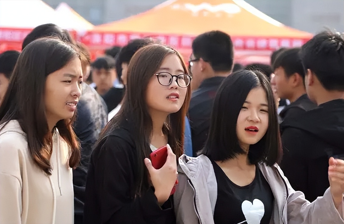 2022热门文科专业排名前十名,2022热门专业榜首临床医学