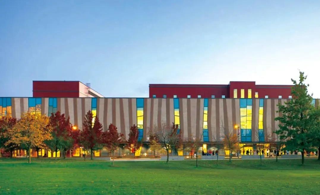 加拿大约克大学与国内合作大学,加拿大约克大学与渥太华大学比较