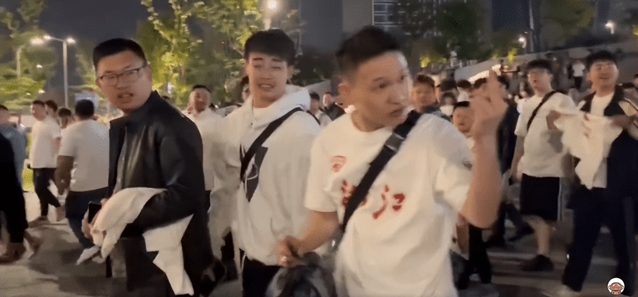 付费同性恋!浙江同性恋球迷和辽宁球迷居然互骂对方是MB!
