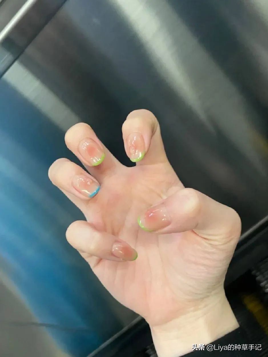 干净高级显白的美甲图片,秋冬显白美甲仙气十足的美甲分享