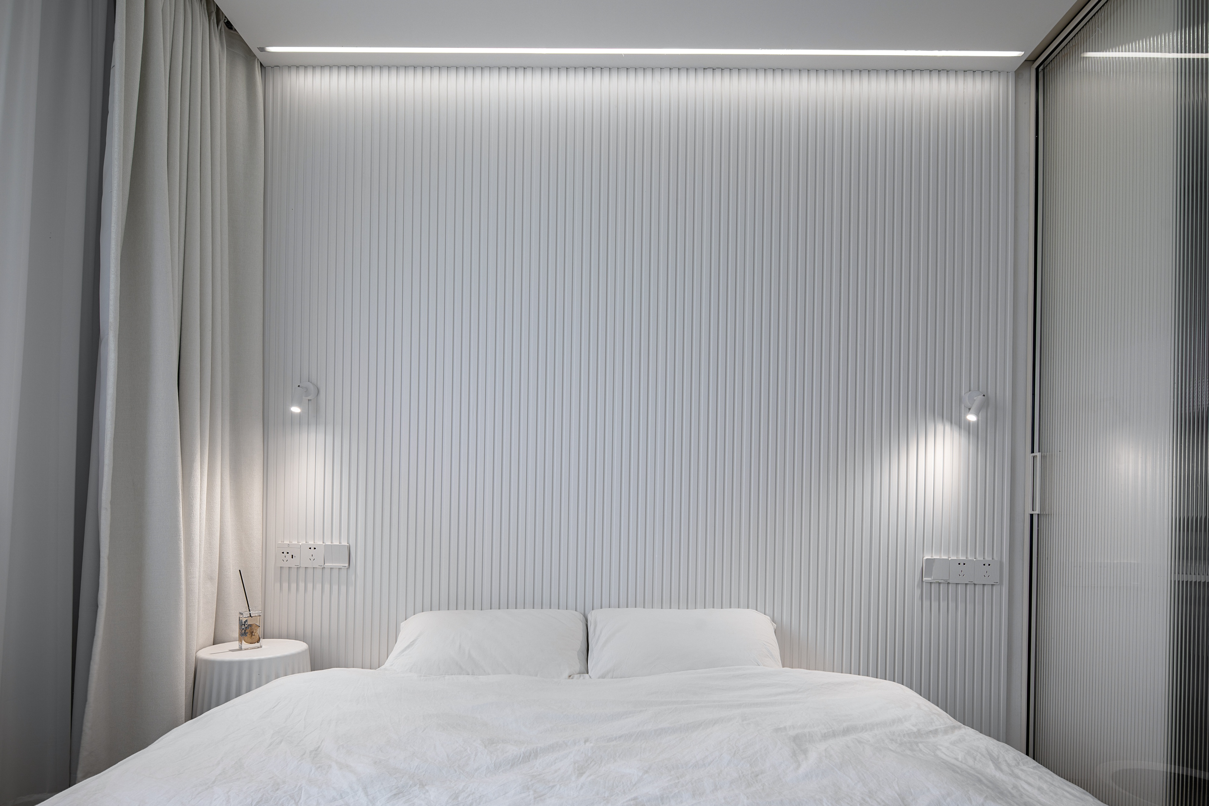 60平纯白极简独居室，原来这么减压