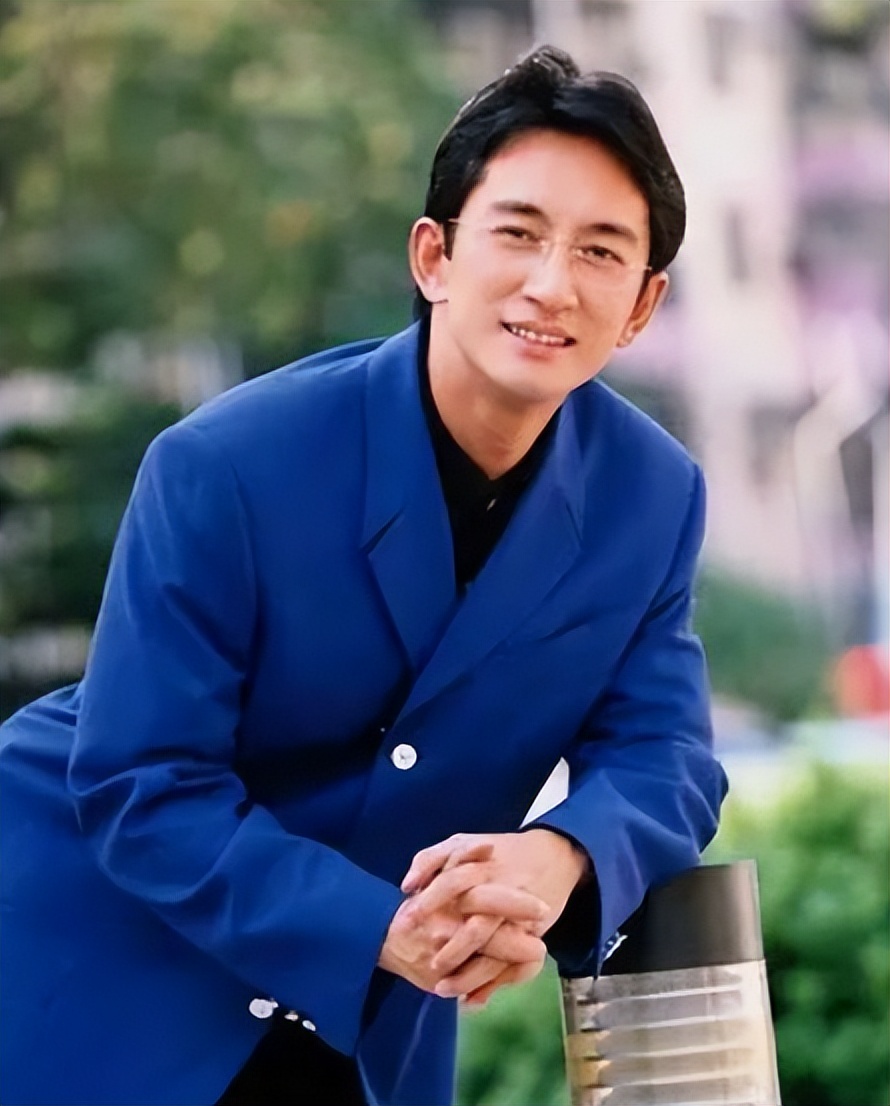 中国十位拍过片的港星,最早参与内地影片拍摄的男港星