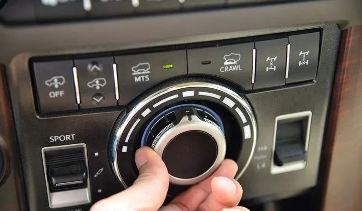 普拉多4.0与2.7驾驶感受,17年普拉多3.5vx真实驾驶感受