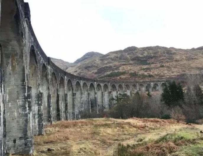 好莱坞英雄主义电影文化解析,简述当代好莱坞电影的产生与发展