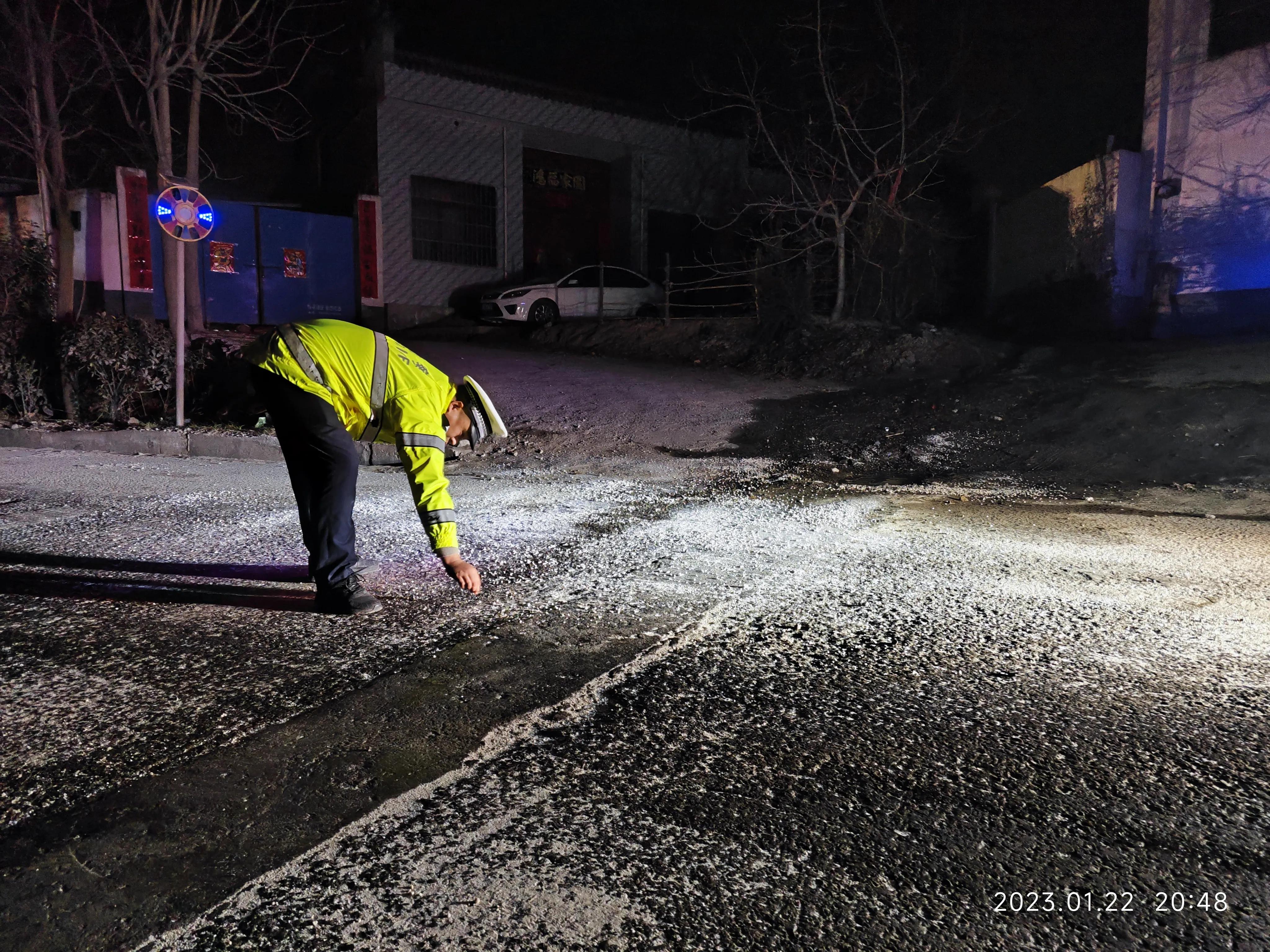 公安春节不打烊民警在岗保平安,县交警圆满完成春节安保任务