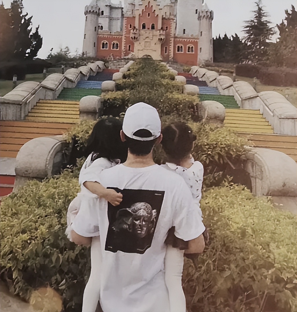 谢娜二胎后与张杰首次同框,谢娜跟张杰生二胎了吗