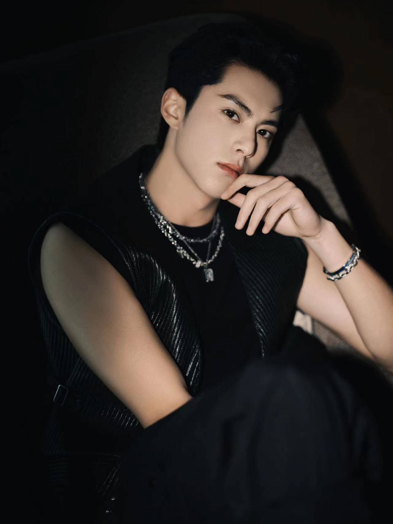 王鹤棣小红书很火,王鹤棣微博换头像小红书