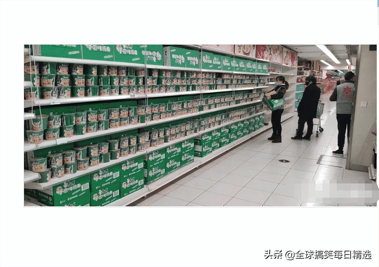 神回复：这是室友煮的汤看着像巫婆汤，千万别喝，你没王子来亲吻