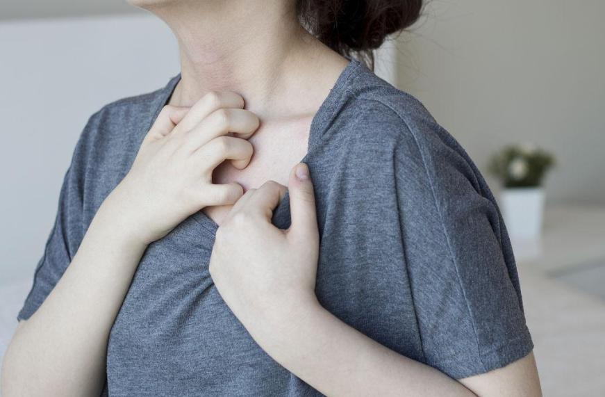 脖子和腋下的小肉粒是怎么回事,脖子和腋下的小肉粒能揪掉吗